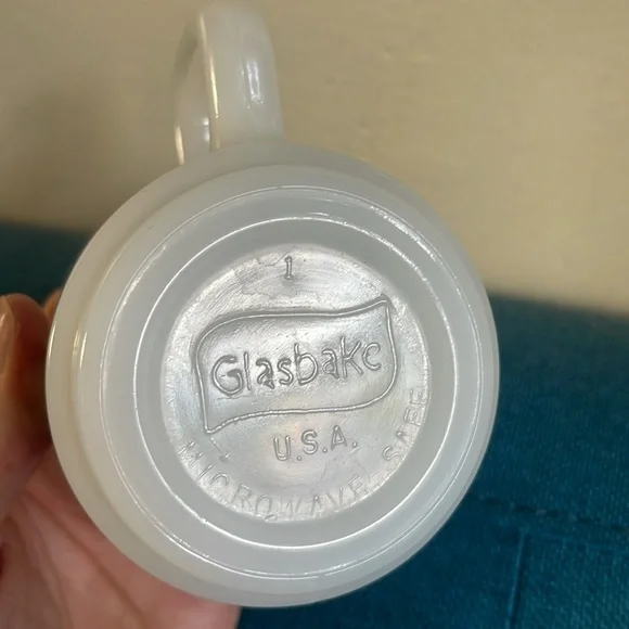 Vintage Glasbake kitten milk glass mug - Picture 5 of 5